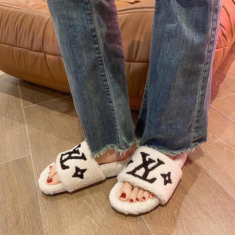 designer Slippers 2025 Letter Fashion Cotton Slippers for Women, thick-soled anti-slip slippers for autumn and winter outings and home use, Free shipp