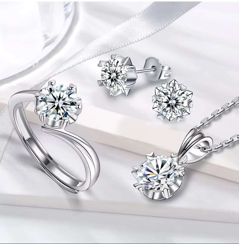 925 Silver Platinum Plated Womens Wedding Accessories Fashion Jewelry Moissanite Stud Earrings