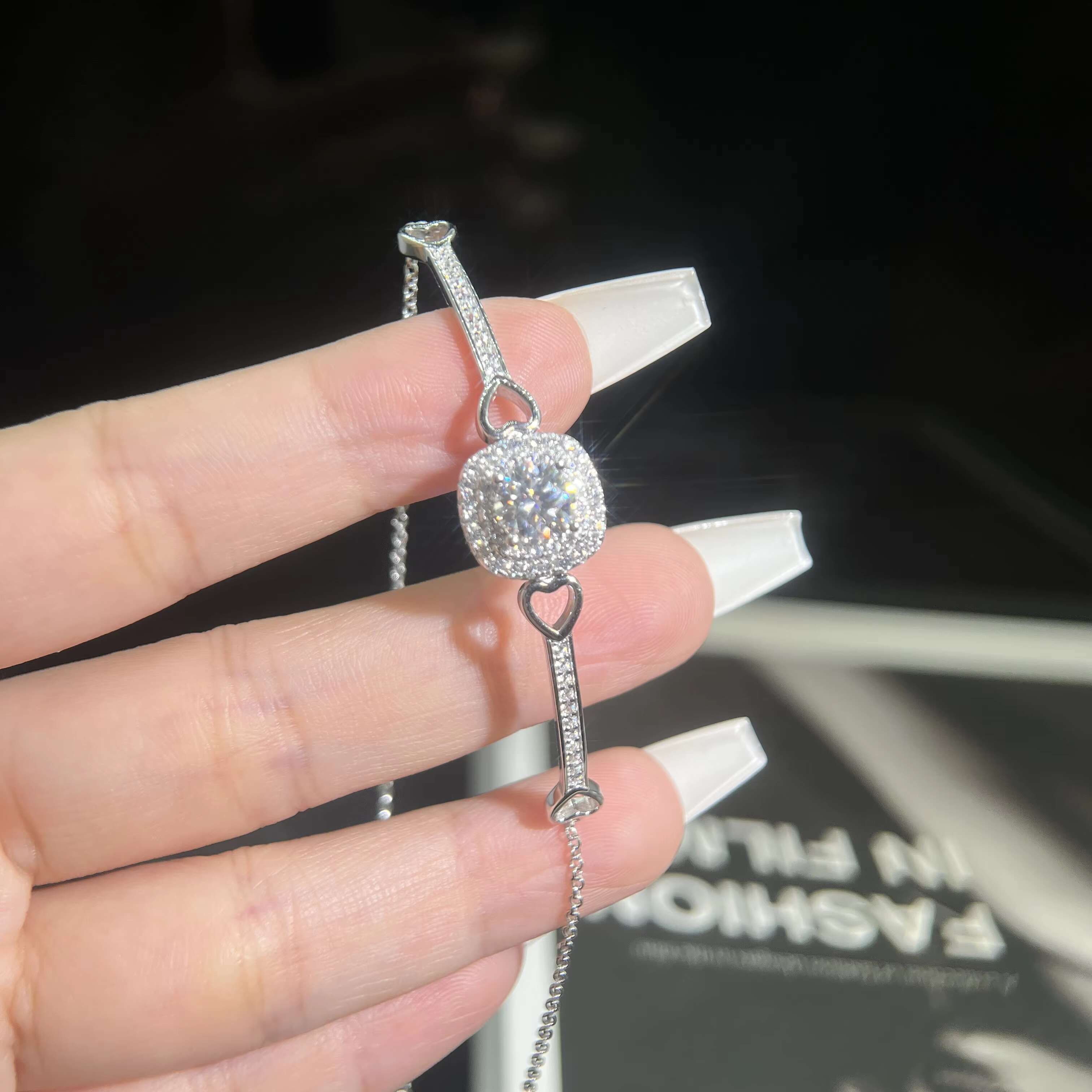 Luxury VVS 1ct Moissanite Bracelet for Women 18k White Gold Plated S925 Sterling Silver Jewelry with Gra Certificate