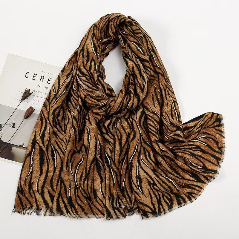 T950 leopard print geometric stitching cotton and linen scarf travel photo beach towel thin silk scarf Bali yarn sunscreen shawl
