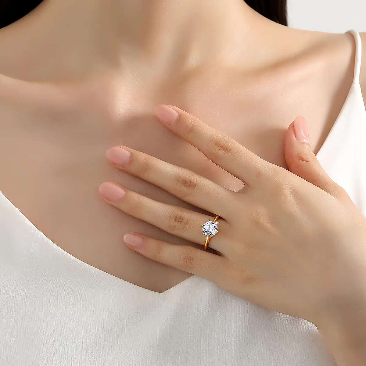 Bijoux Quality Supplier OEM 0.3ct 0.5ct 1.0ct 2.0ct Moissanite Diamond Engagement Woman Hollow Real 18K Gold Ring