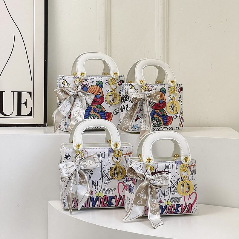 Free Shipping 2025 New Designer Bag Graffiti Bear Fresh Fashion Multi Functional Handbag Exquisite Practical Wallet High Quality Shoulder Bag