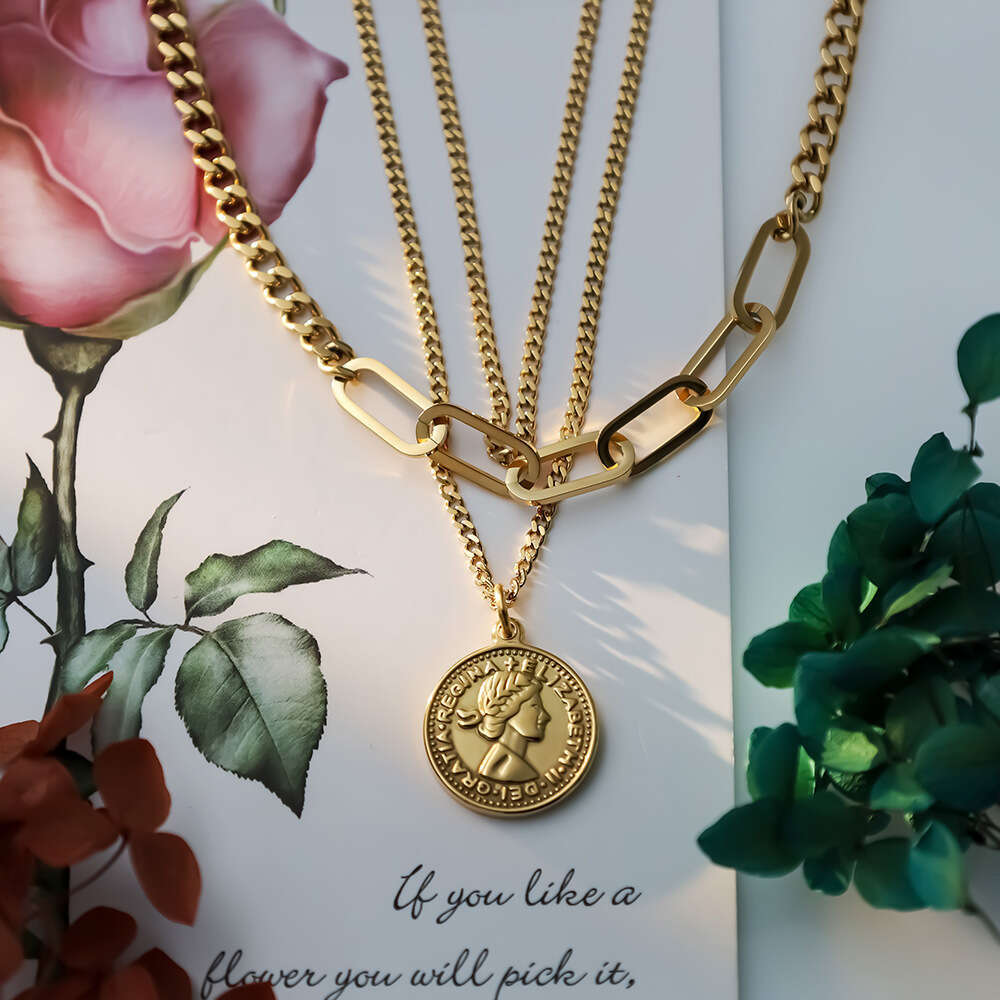 French Three-Layer Double-Sided Portrait Pendant Clavicle Chain for Women Ins Style High-End Titanium Steel Necklace