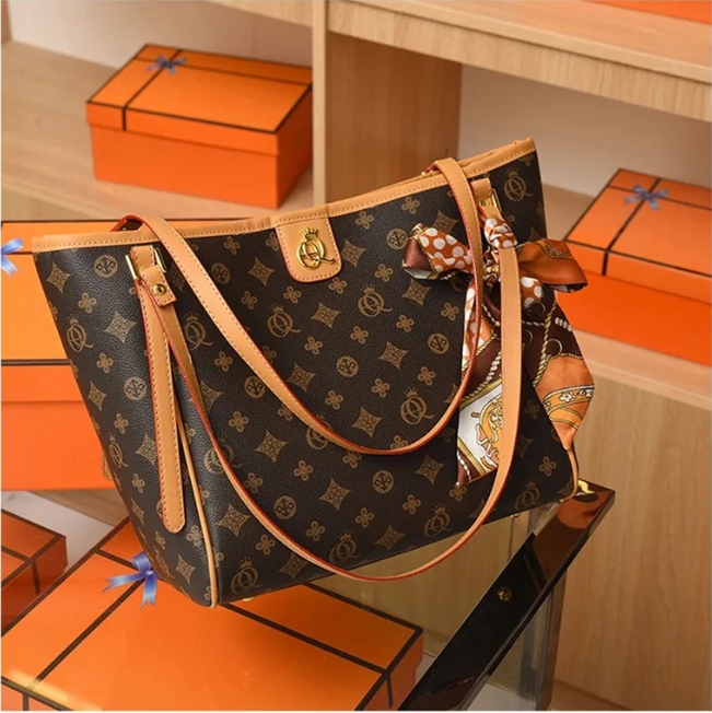 Designer Bag Hot Free Shipping Large Capacity Tote Bag Timeless Gift Wrapping for Women - Stylish Chain Shoulder Strap with Detachable Pouch Premium F