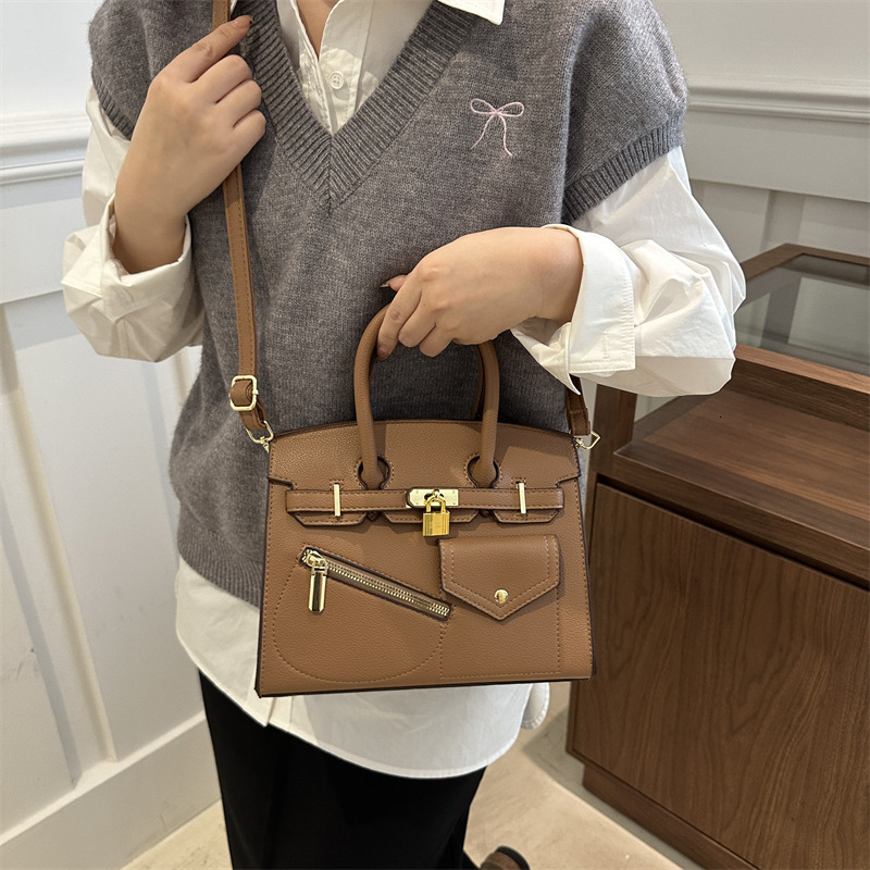 Free Shipping 2025 Summer New Designer Bag Large Capacity Casual Simple Women's Multi Functional Handbag Fashion High Quality Commuting Shopping 