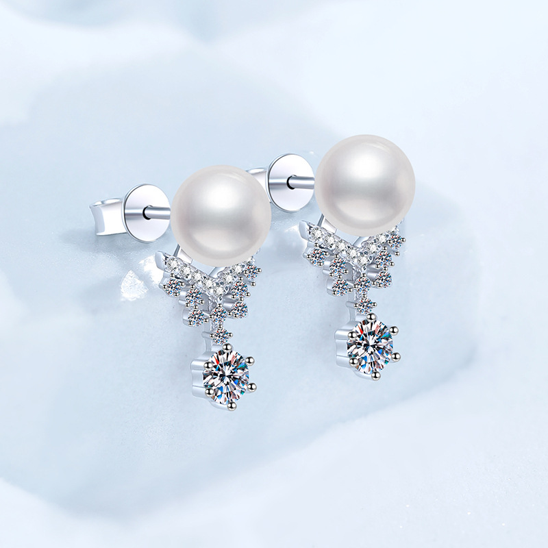 Moissanite S925 Sterling Silver Earrings with Freshwater Pearls, Women's Crown Design D-Color 60-Point Moissanite Studs, High-End Fashion Earring