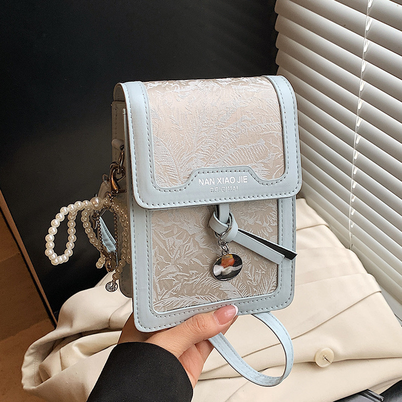 Ladies niche bag summer new trend fashionable women s slanted phone bag designer trend bag ladies single shoulder small square bag