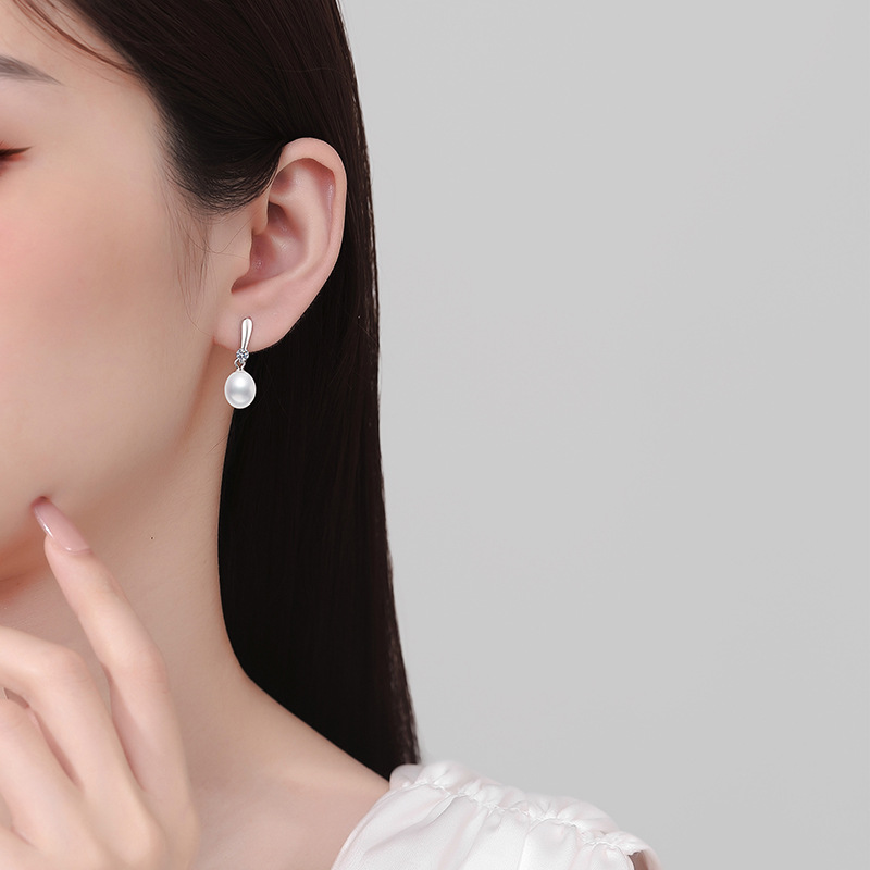 S925 Sterling Silver Moissanite Stud Earrings, Women's Diana Style Freshwater Pearl Earrings, Elegant High-End Earrings, Wholesale
