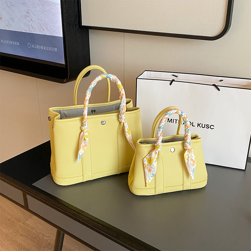 Free Shipping 2025 Summer New Designer Bag Women's Bag Middle Bag Single Shoulder Handbag Multi Functional Fashion High Quality Shopping Bag