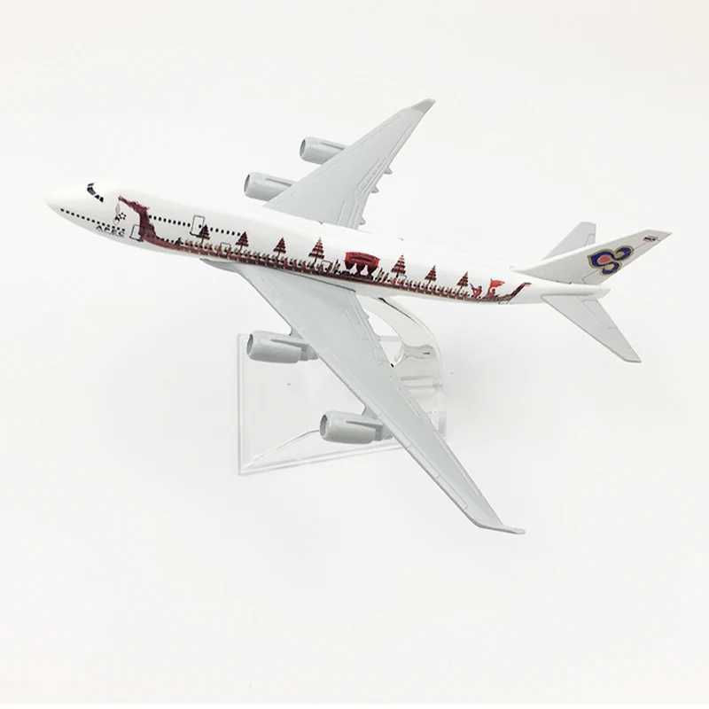 JASON TUTU 16cm Thai Dragon Boat Boeing 747 Airplane Model Airplane Diecast Metal 1/400 Scale Planes L250612