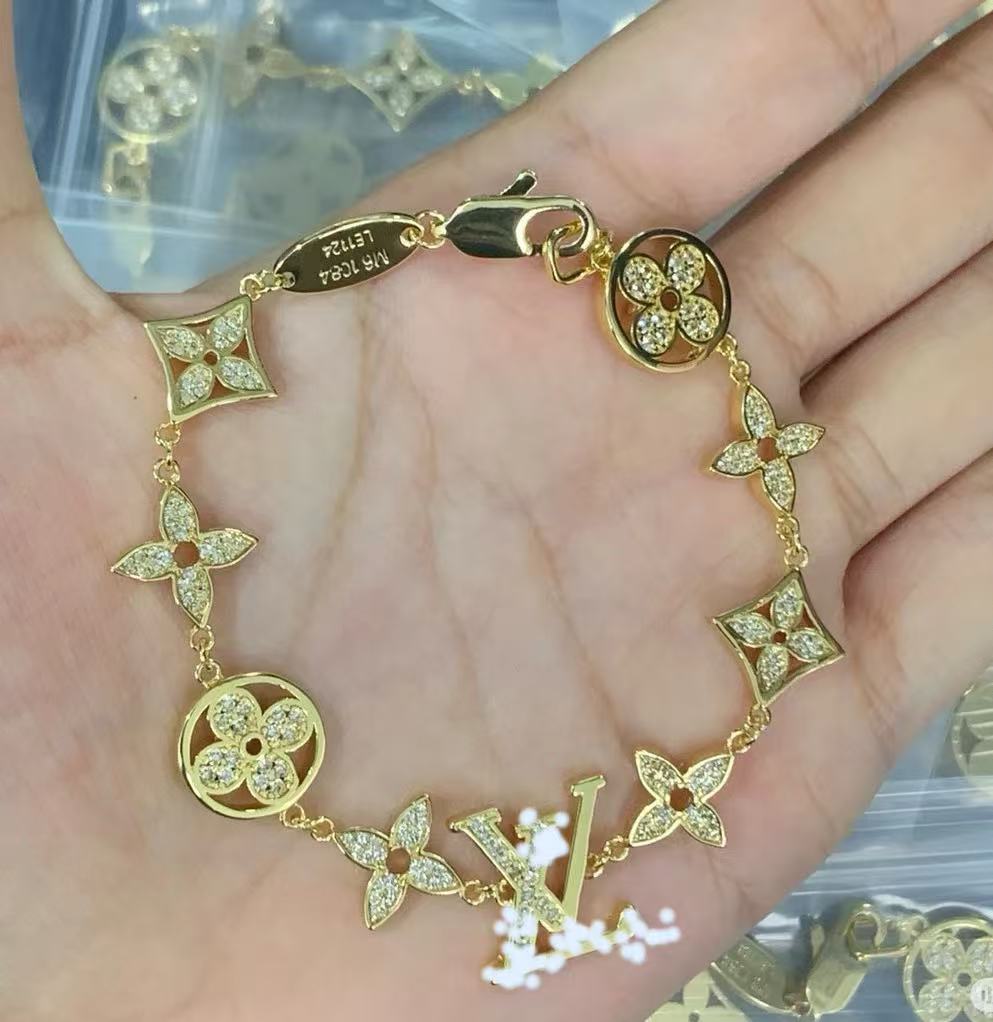 Chic VL Designer Collection Gold Chain Link Bracelet Featuring Sparkling Diamonds Leaf Gold Bracelet Luxury Brand Elegant Wedding Christmas Birthday Gift Diamond