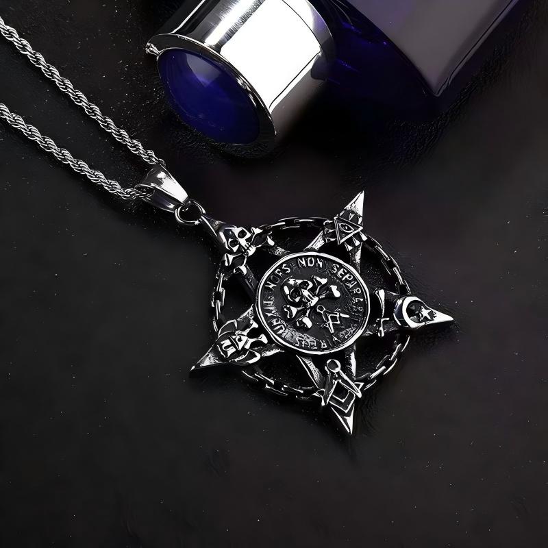 A long, retro and fashionable pirate skeleton skeleton pendant necklace with a male hip-hop dance style and gothic style