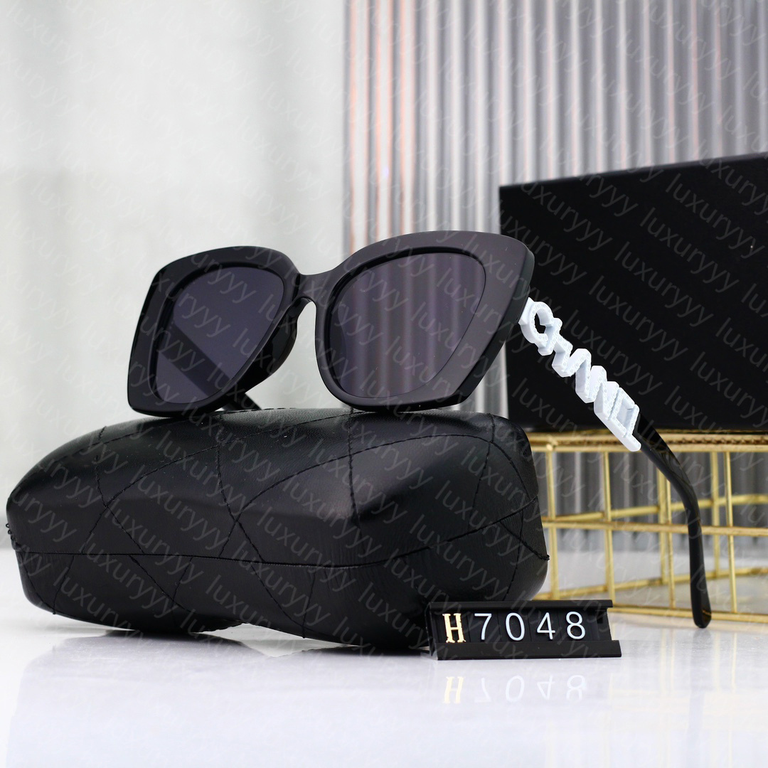 Designer Man Women Fashion Rectangle Sunglasses Glasses Diamond Unisex Designer Goggle UV Protection Sunglass with Box Very Nice 11 Color