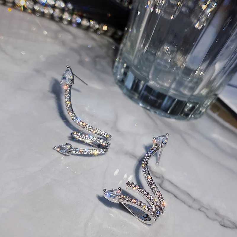 JWER New Exquisite Rhinestone Shiny Zircon Snake Earrings Stud for Ladies Girls with Ear Clip Trendy Street Party Jewelry Gifts XJ250612