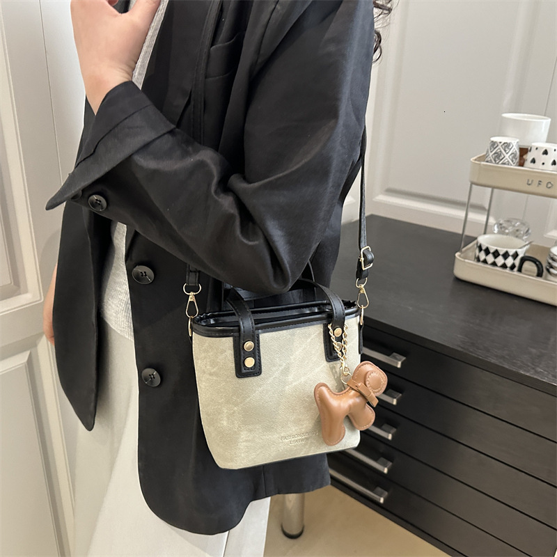 Fashionable women s bucket bag new multifunctional trend style single trend shoulder crossbody bag designer bag retro women s handbag