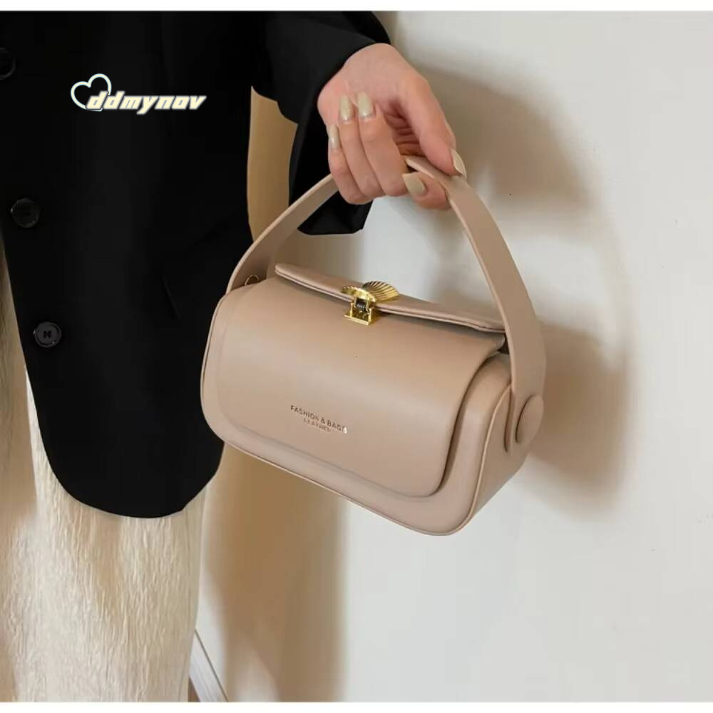 Classic Black Shoulder Bag Women's Versatile Retro Crossbody Square Bags 2024 New Large Capacity Textured Leather Flap Handbags ddmynov