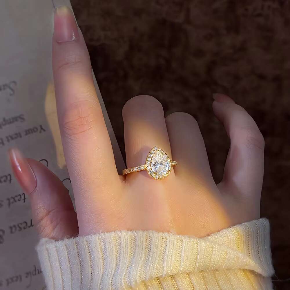 FOXI Fancy Shape Jewellery 1.5Ct halo Ring Gold Plated with Pear Moissanite Diamond 925 Sterling Silver Moissanite Wedding Ring