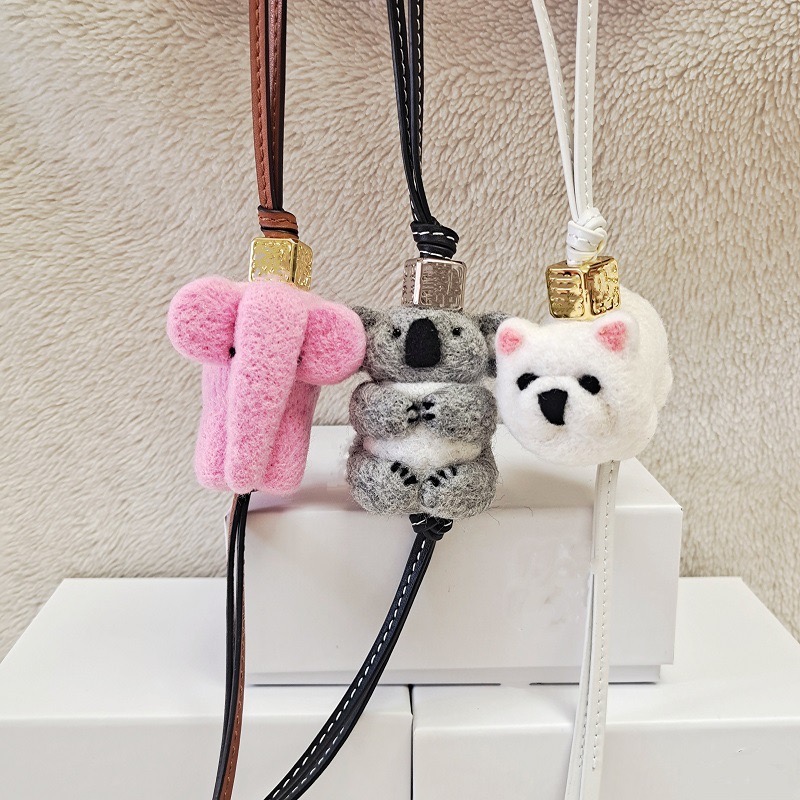 Luxury Bag Charm Pendant Designer Bag Ornament Cute Dog Koala Owl Animal Doll Men Women Car Hanging Keychain Purse Decoration Handmade Wool Felt DIY with Gift Box