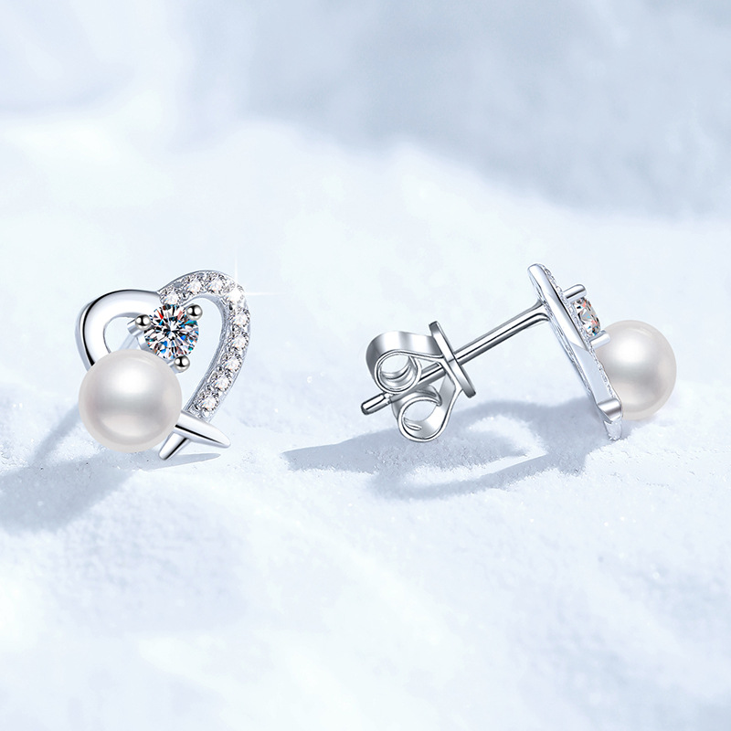 S925 Sterling Silver Earrings, Freshwater Pearl Studs, Women's Heart Design D-Color 20-Point Moissanite Studs, Fashion High-End Earrings, Wholesa