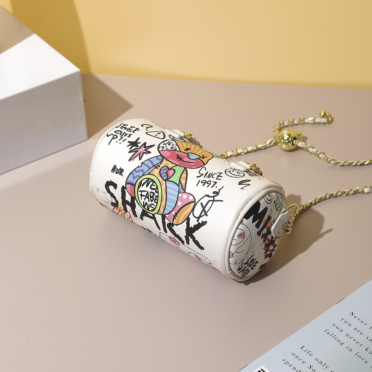 Free Shipping 2025 Summer New Designer Bag Trendy Fashion High Quality Shopping Bag High End Leather Bear Graffiti Underarm Cylindrical Handbag