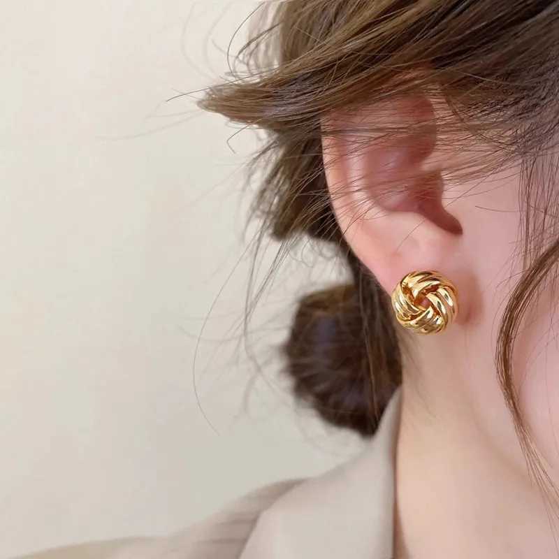 New Hiphop Punk Metal Twist Knit Knot Ball Stud Earring for Women Gold Color Female Twine Ear Jewelry Christmas Gift Brincos M250613