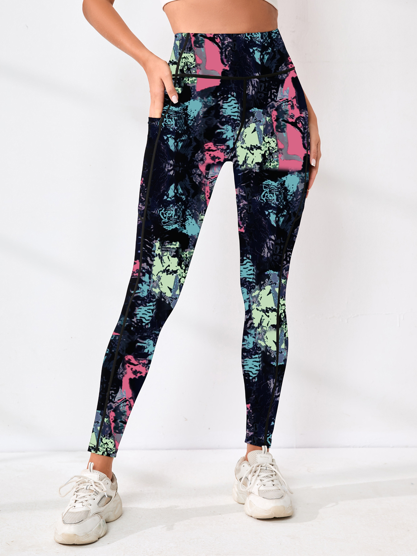 Comfort-Fit Printed Legging: Trendsetting Athletic Shorts Perfect For Gym Sessions