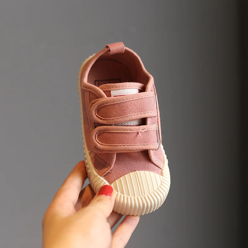 Kids Canvas Shoes for Boys and Girls Spring Autumn Hook and Loop Shoes Soft Bottom Breathable students Biscuit Shoes Childrens 250613