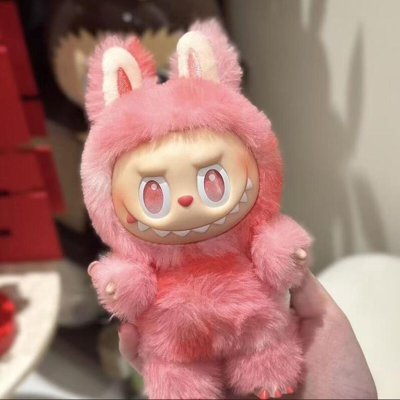 20Style Labubu Plush aroon Action Animation Character Doll Hobby Pendant Decoration Cute Mysterious Box PVC Childrens Day Surprise Love Gifts