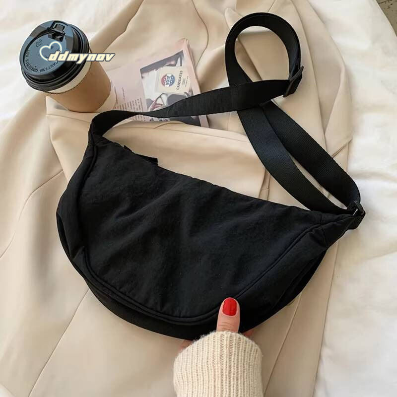 New Simple Casual Solid Color Nylon Large Capacity Women's Dumpling Shoulder Bag for Travel and Commuting ddmynov