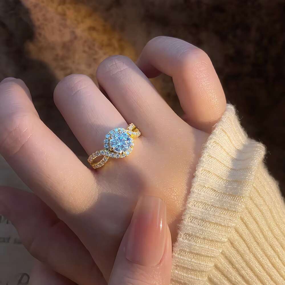 FOXI halo Engagement Ring Pave Set Moissanite Diamond Twisted Shank Accompanied Gold Plated 925 Sterling Silver Moissanite Ring