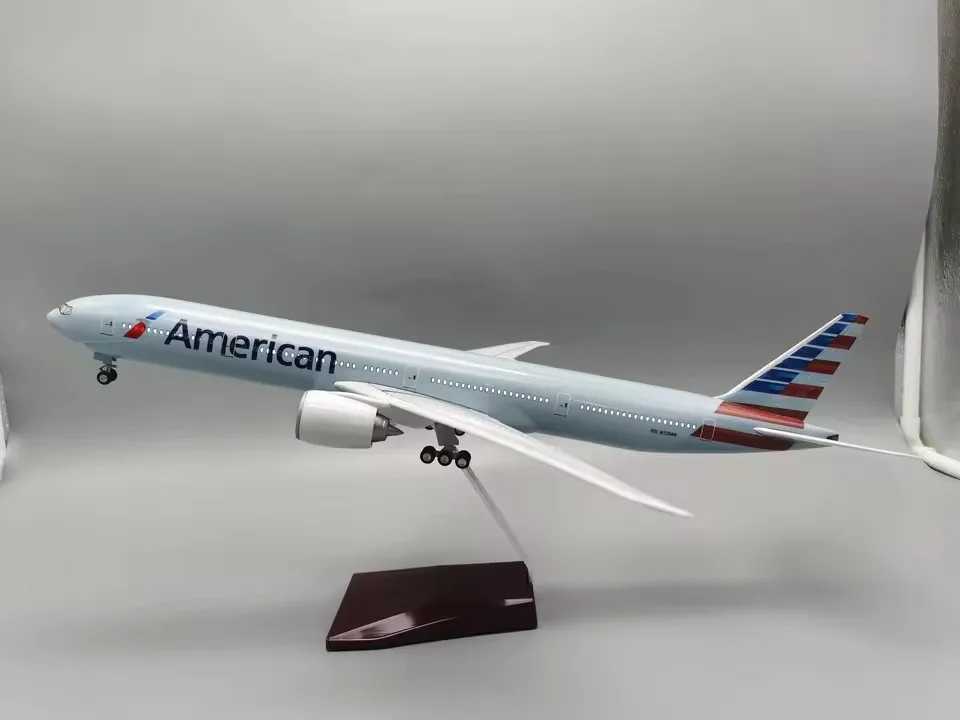 1 157 Scale 47cm Aircraft B777 American Air Airlines Model With Light and Wheel Diecast Resin Airplane Collection Display Gifts L250612