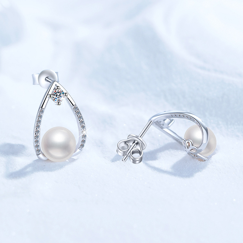 Best-Selling Cross-Border Pearl Stud Earrings, S925 Sterling Silver French Design Moissanite Studs, High-End Fashion Women's Earrings Wholesale