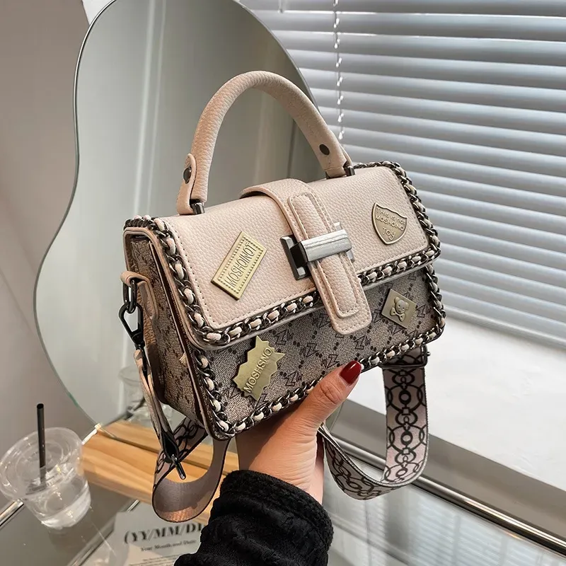 Designer bag Shoulder Bag Luxury Bag Crossbody Purse Designer 2025 New hot small square bag 100 hand bill of lading shoulder crossbody bag rice white black