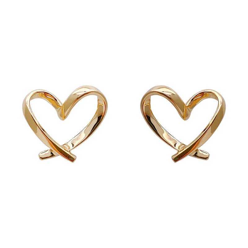 Quality Cute Heart Earrings For Women Jewelry Female Stud Earring Female Party Accessories Charm Princess M250613