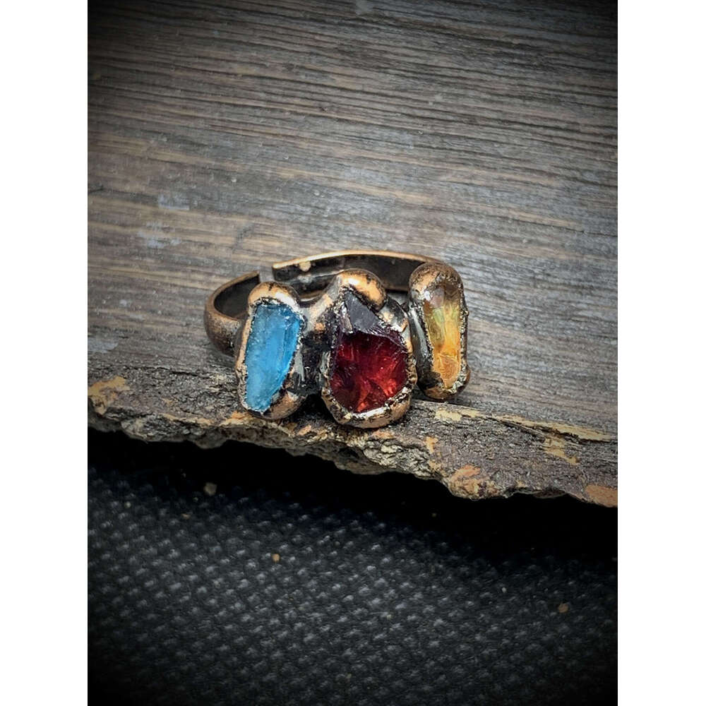 INS Style Three Natural Stone Irregular Handmade Edged Antique Bronze Ring (Stones Randomly Arranged)