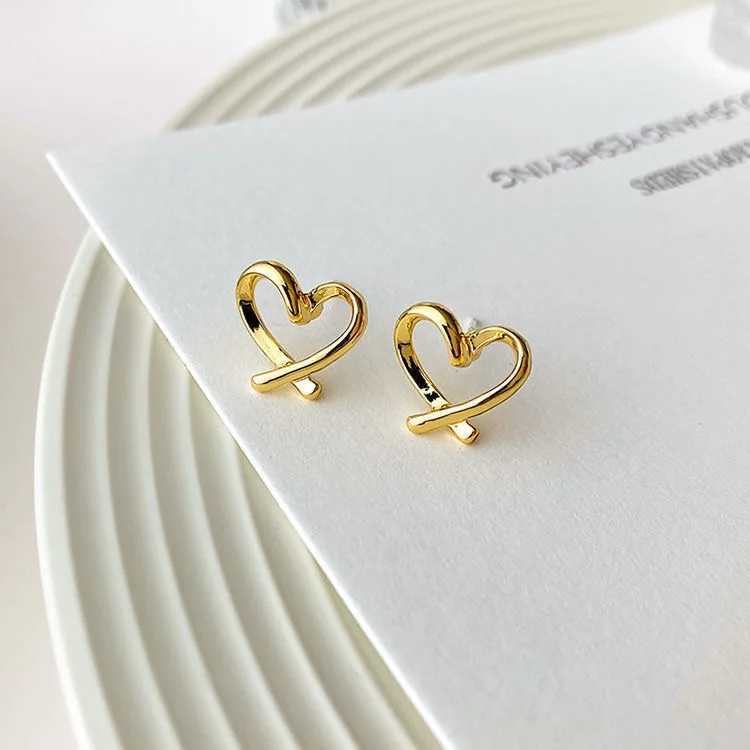 Quality Cute Heart Earrings For Women Jewelry Female Stud Earring Female Party Accessories Charm Princess M250613