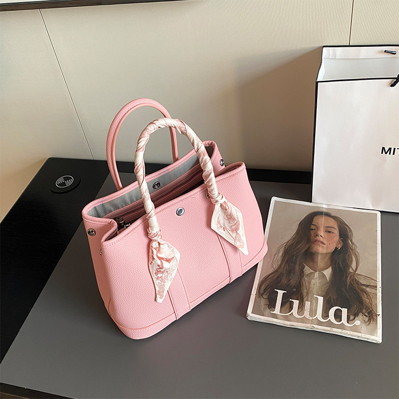 Free Shipping 2025 Summer New Designer Bag Women's Bag Middle Bag Single Shoulder Handbag Multi Functional Fashion High Quality Shopping Bag