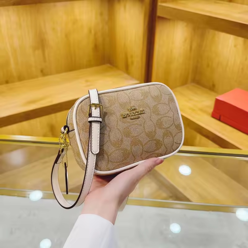2025 Designer bag Women's Camera Bag Pu Leather Box Messenger Bag Fashionable And Elegant Geometric Pattern Shoulder Bag Versatile Clutch Bag 002