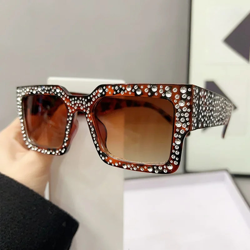 Fashion Square Crystal Sunglasses for Women Men Rhinestone iamond Sun Glasses Retro Big Frame Sparkling Glasses 250609