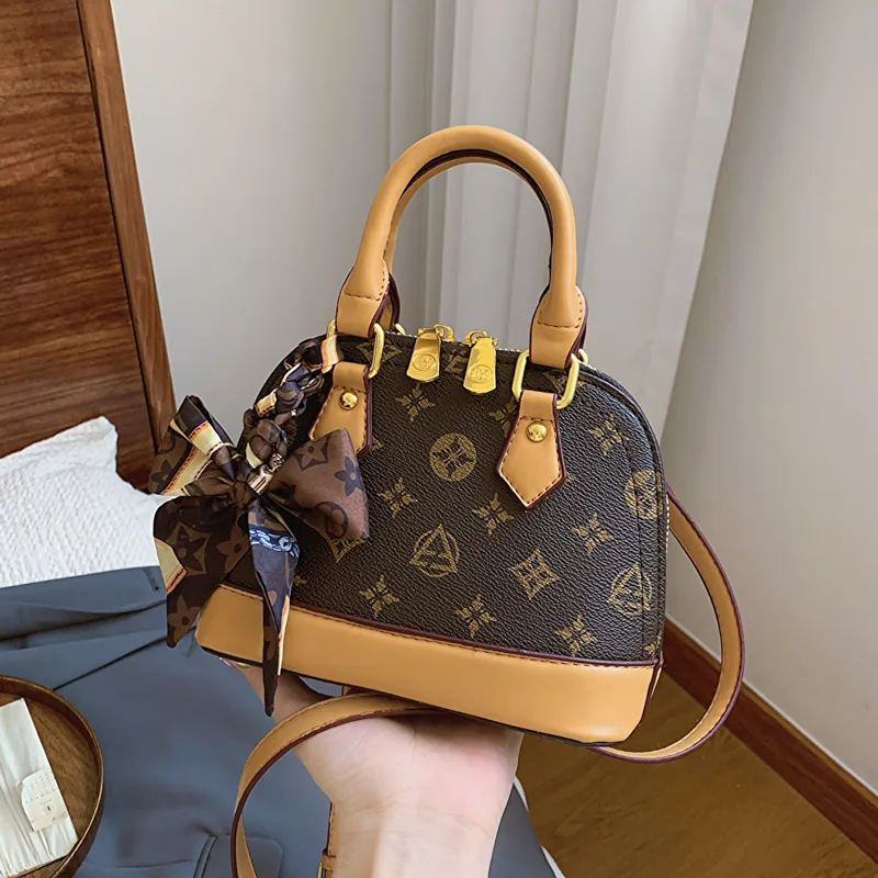 Designer Bag 2025 New Shell Bag High-Grade Printed Crossbody Bag Small bag Fashion Popular Female Crossbody Bag Wholesale