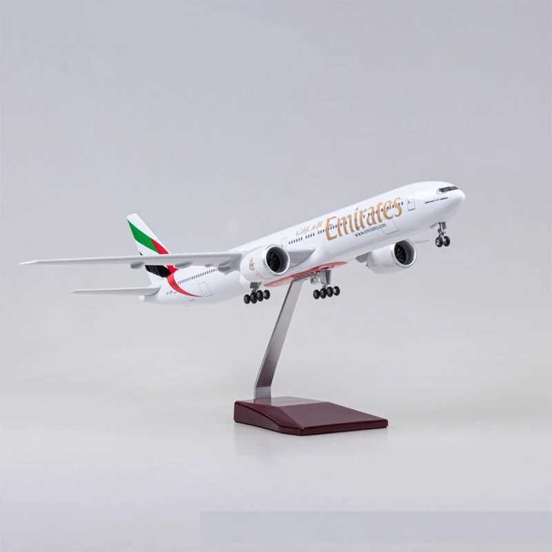 Plane Toy Model 47CM Scale Diecast Model B777 Emirates Airways 777 Resin Airplane With Light Toys Airline Collection Aviation L250612