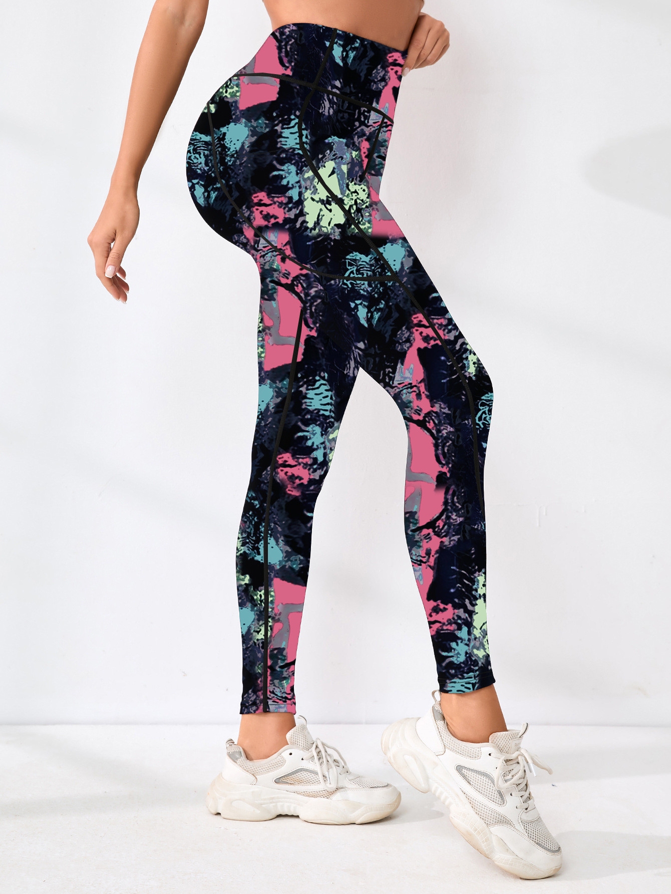 Comfort-Fit Printed Legging: Trendsetting Athletic Shorts Perfect For Gym Sessions
