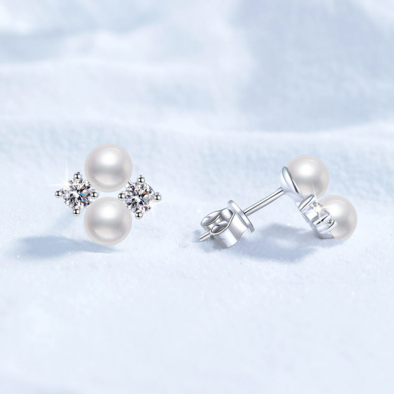 S925 Sterling Silver Stud Earrings, Freshwater Pearl Clover Leaf Moissanite Earrings, D-Color 80-Point Moissanite, Fashion Earrings for Women