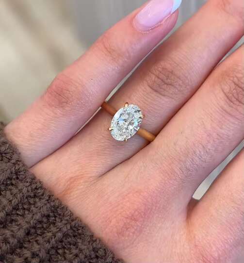 Classic Women Jewelry 6*8 Oval Shaped 925 Sterling Silver VVS Moissanite Engagement Ring Oval Cut for Women