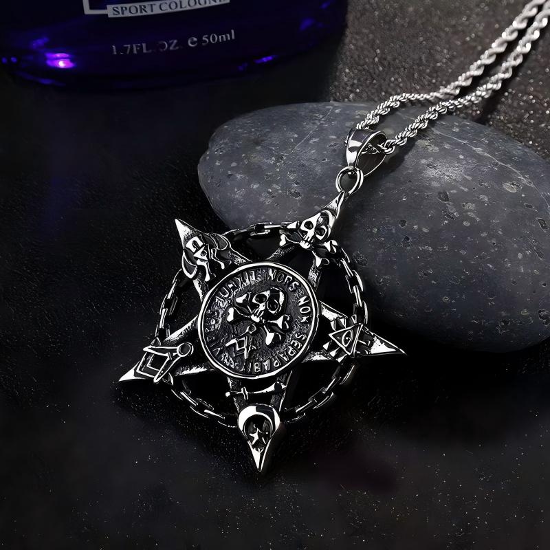 A long, retro and fashionable pirate skeleton skeleton pendant necklace with a male hip-hop dance style and gothic style