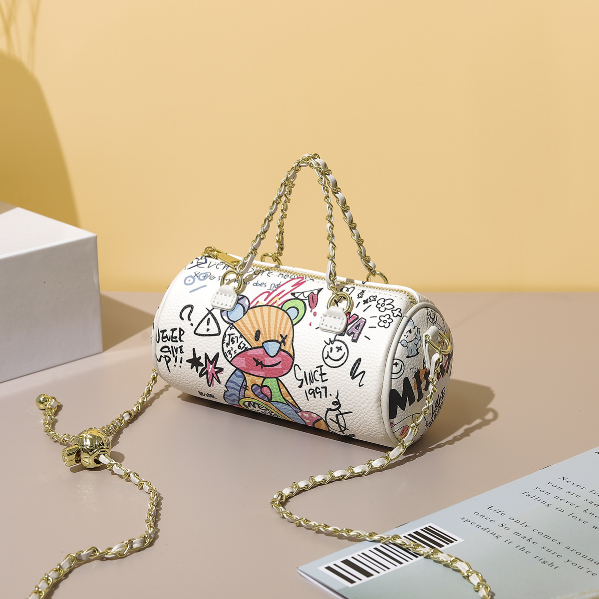 Free Shipping 2025 Summer New Designer Bag Trendy Fashion High Quality Shopping Bag High End Leather Bear Graffiti Underarm Cylindrical Handbag