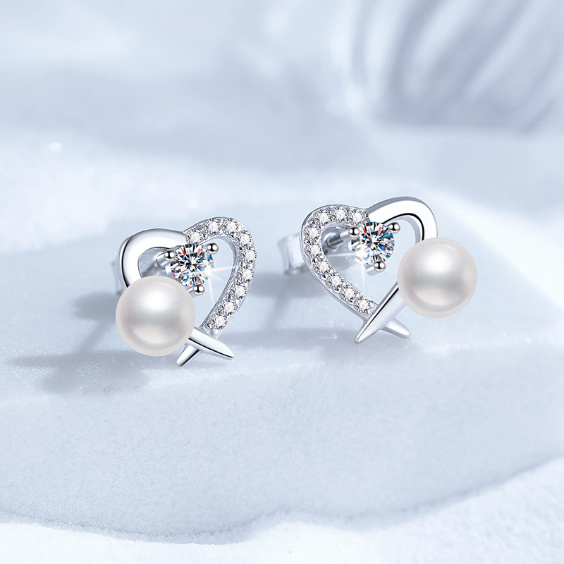 S925 Sterling Silver Earrings, Freshwater Pearl Studs, Women's Heart Design D-Color 20-Point Moissanite Studs, Fashion High-End Earrings, Wholesa