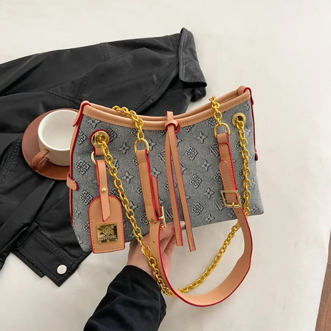 Extra-Large Capacity Tote Bag Hot FREE Shipping & Gift Wrapping for Women - Stylish Chain Shoulder Strap Design with Detachable Pouch Premium Faux Lea