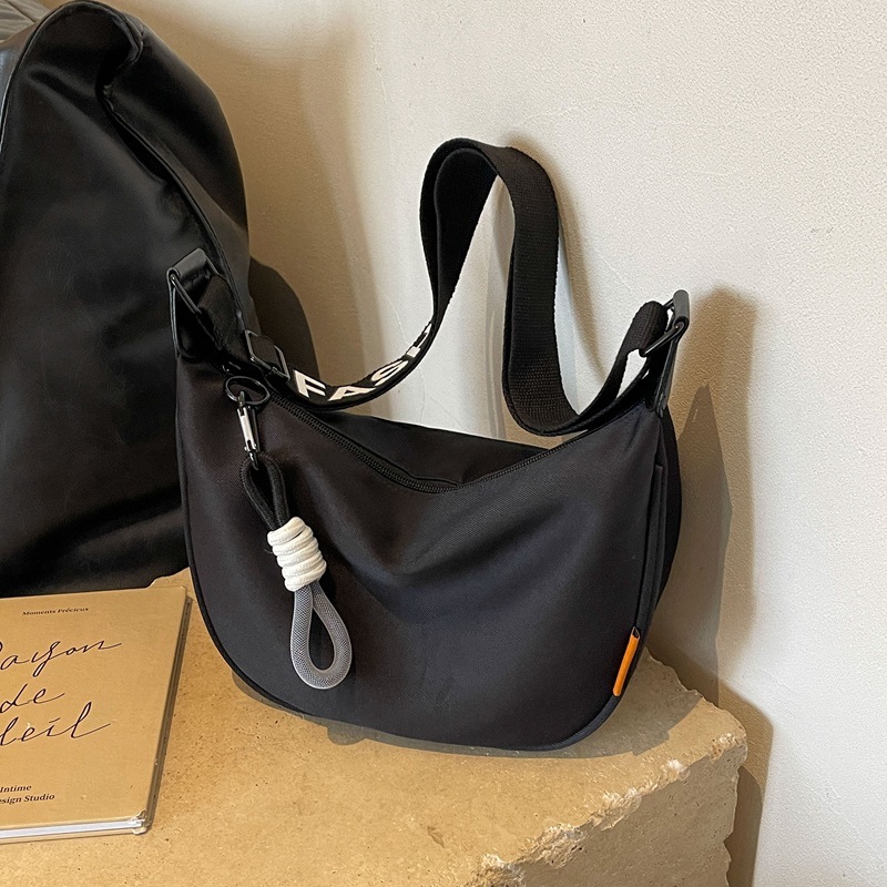 Ladies casual nylon trend bag new trend Korean style slanted dumpling bag trend designer bag multifunctional large capacity canvas shoulder bag