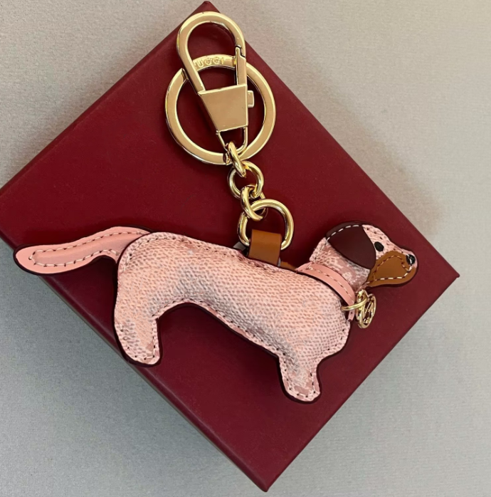 Upscale Pink Grain Leather Pet Dog Ggs Designer Keychains Charm Handbags Pendant Key Chain Emed Leather Dog Tag For Cars And Bags As A Holiday Present